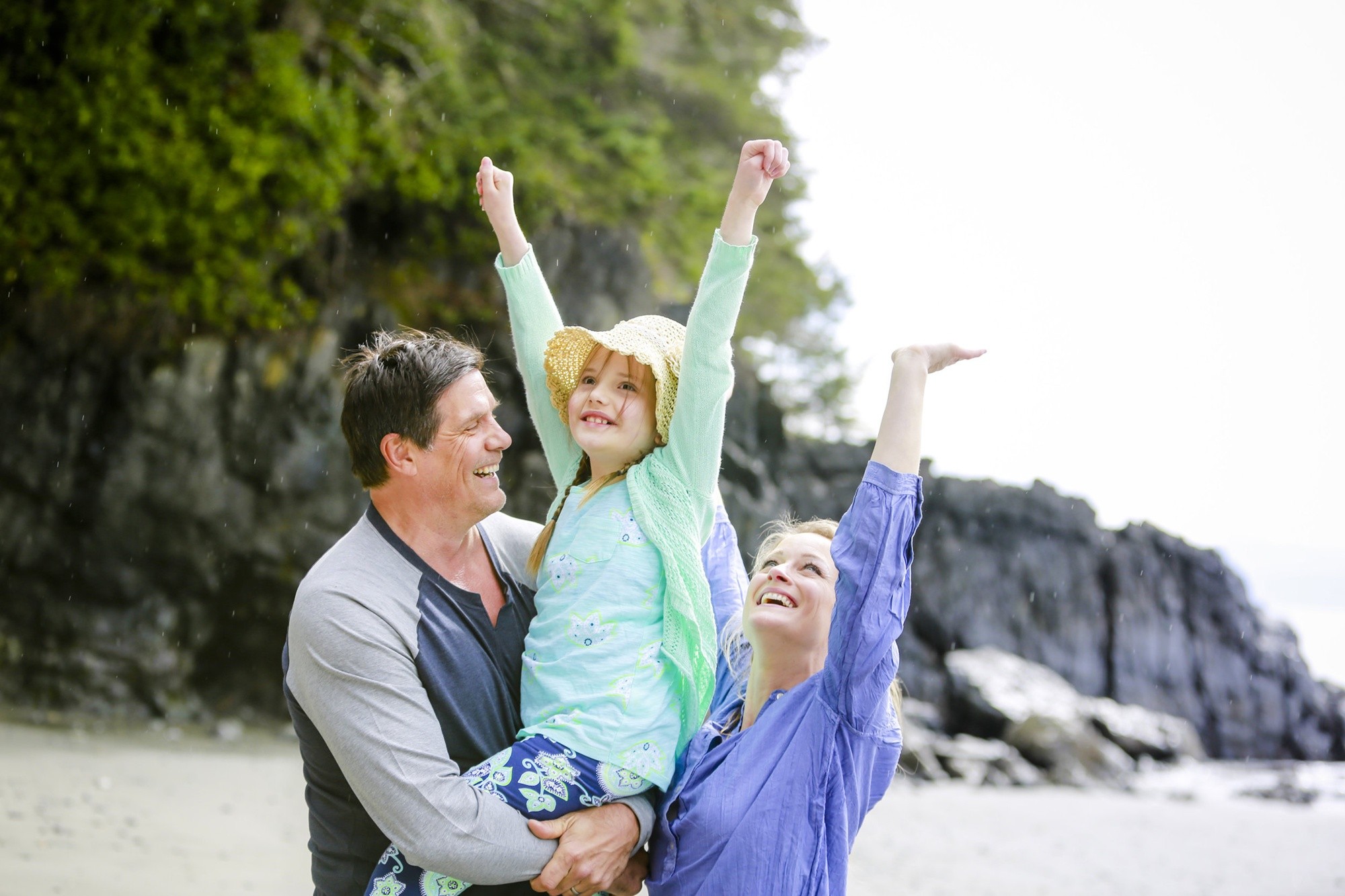 Paul Johansson stars as David and Teri Polo stars as Chloe in Hallmark Channel's Love, Again (2015)