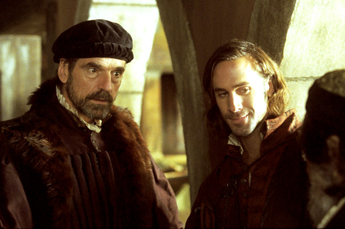 Jeremy Irons and Joseph Fiennes in Sony Pictures Classics' The Merchant of Venice (2004)