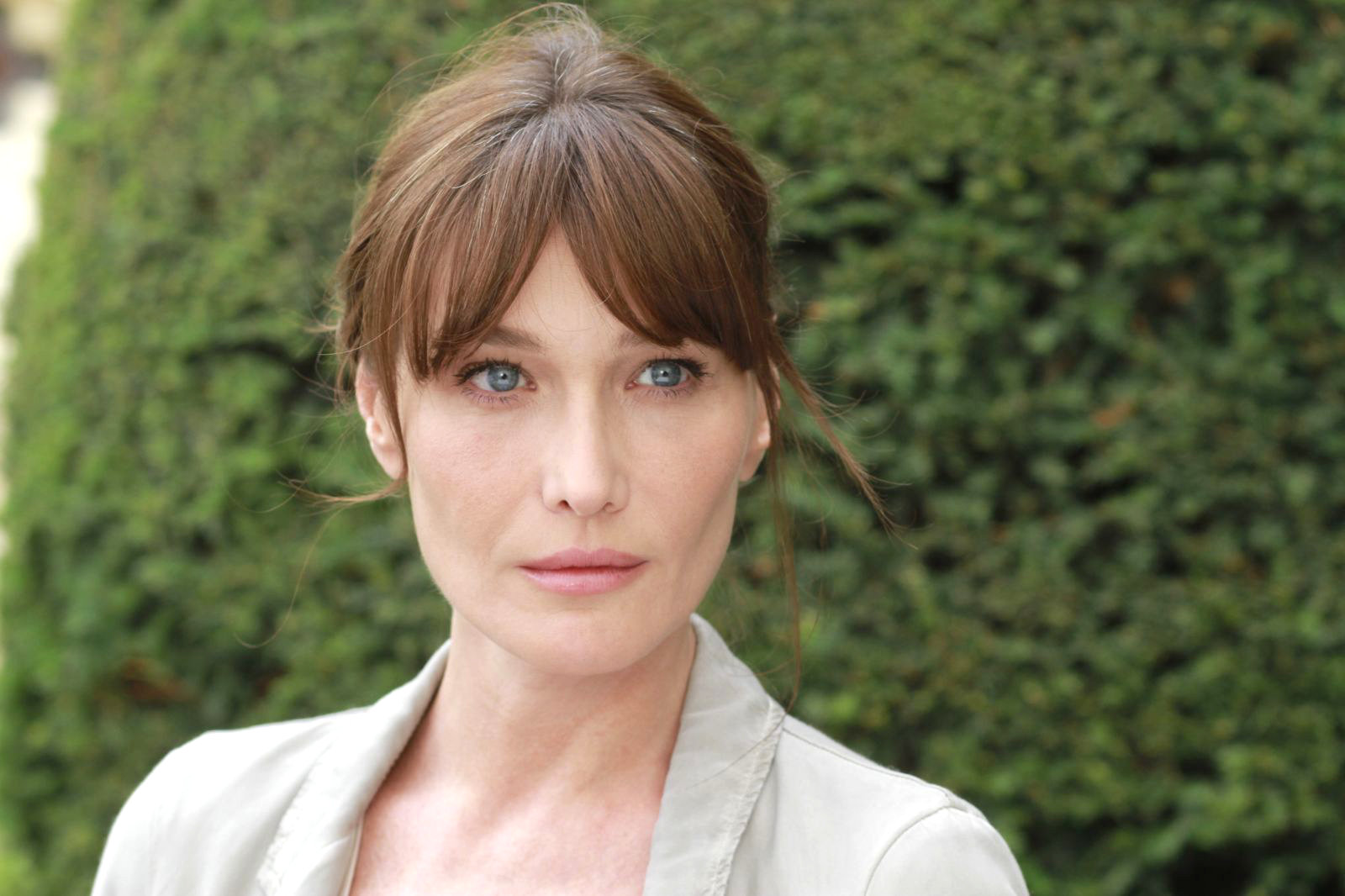 Carla Bruni stars as Museum Guide in Sony Pictures Classics' Midnight in Paris (2011). Photo credit by Roger Arpajou.