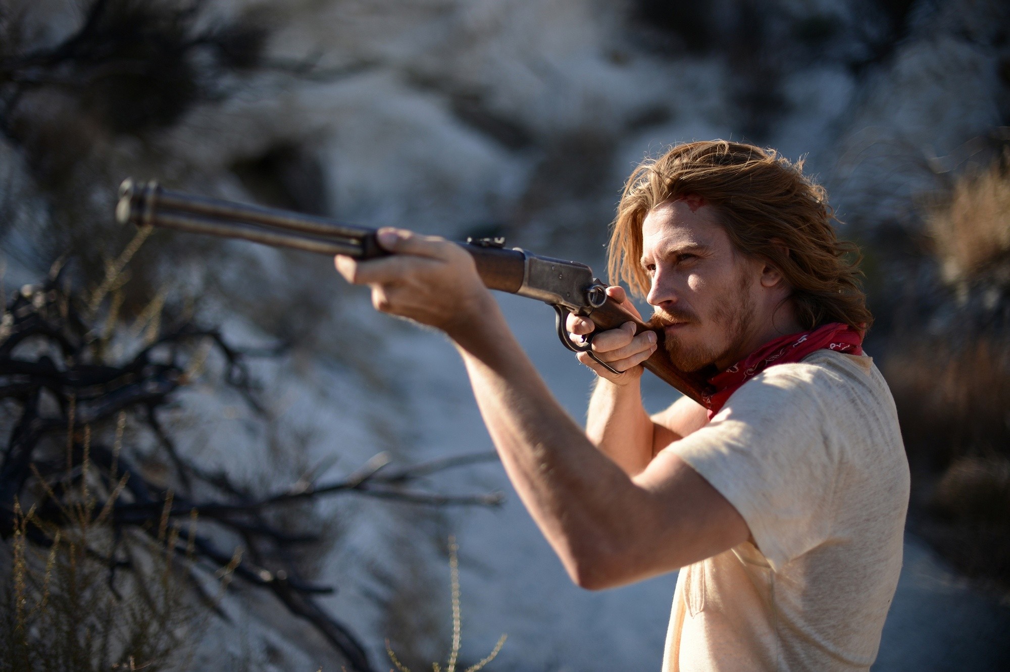 Garrett Hedlund stars as Thomas in A24's Mojave (2016)
