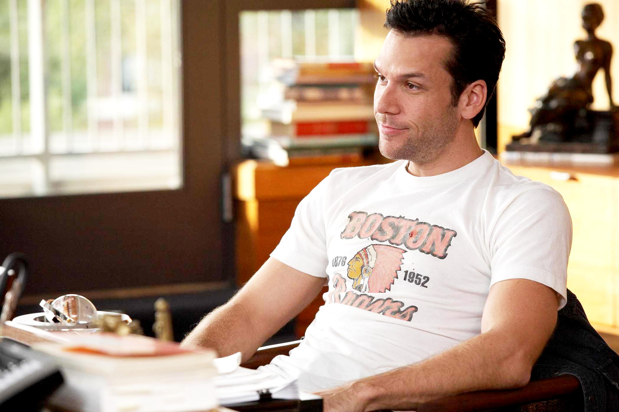 Dane Cook stars as Tank in Lions Gate Films' My Best Friend's Girl (2008). Photo credit by Claire Folger.
