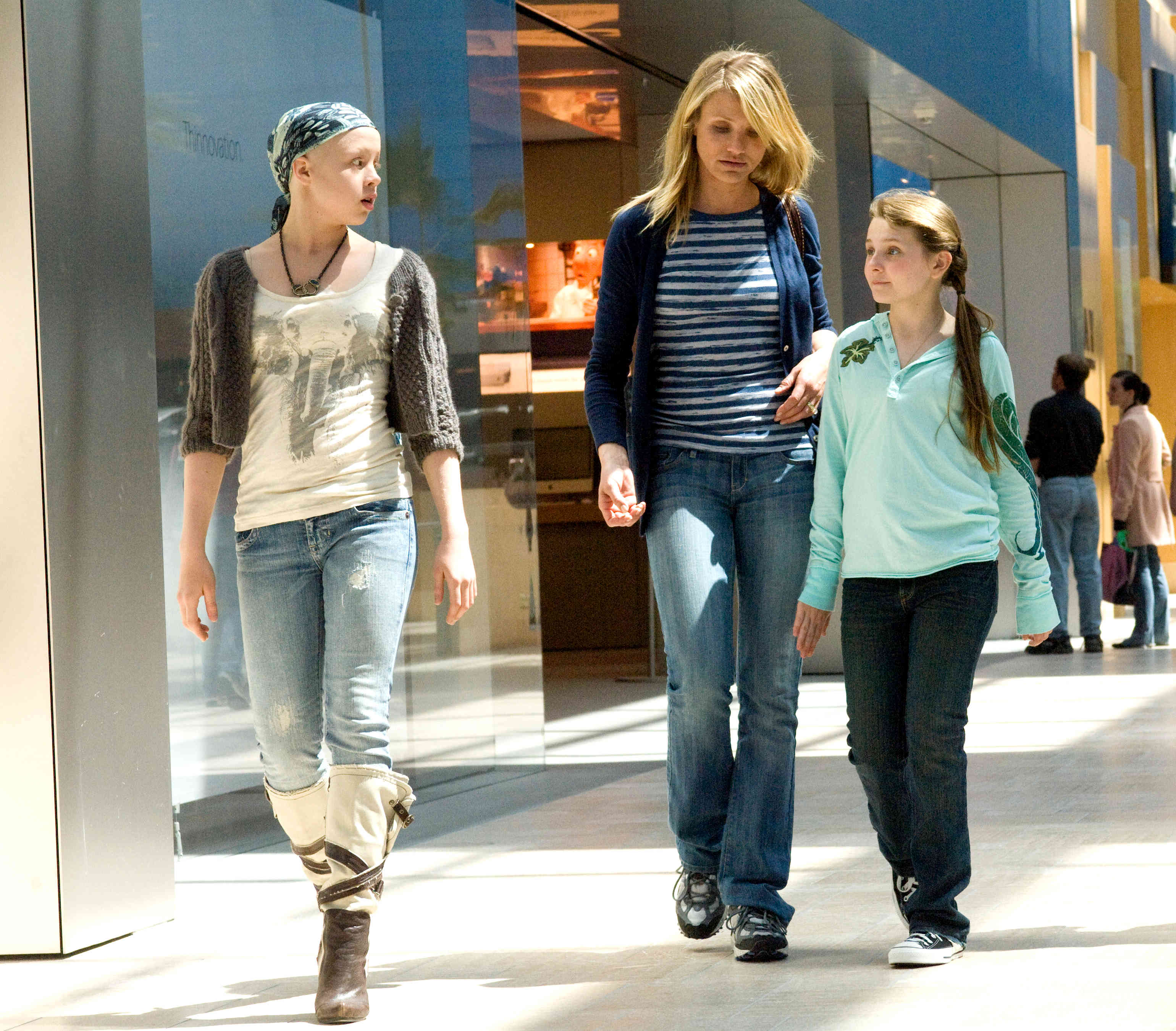 Sofia Vassilieva, Cameron Diaz and Abigail Breslin in New Line Cinema's My Sister's Keeper (2009)