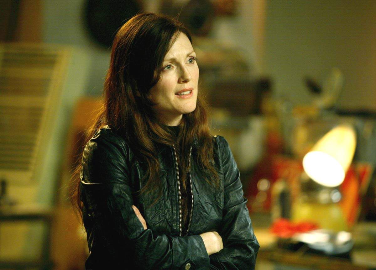 Julianne Moore as Callie Ferris in Paramount Pictures' Next (2007)