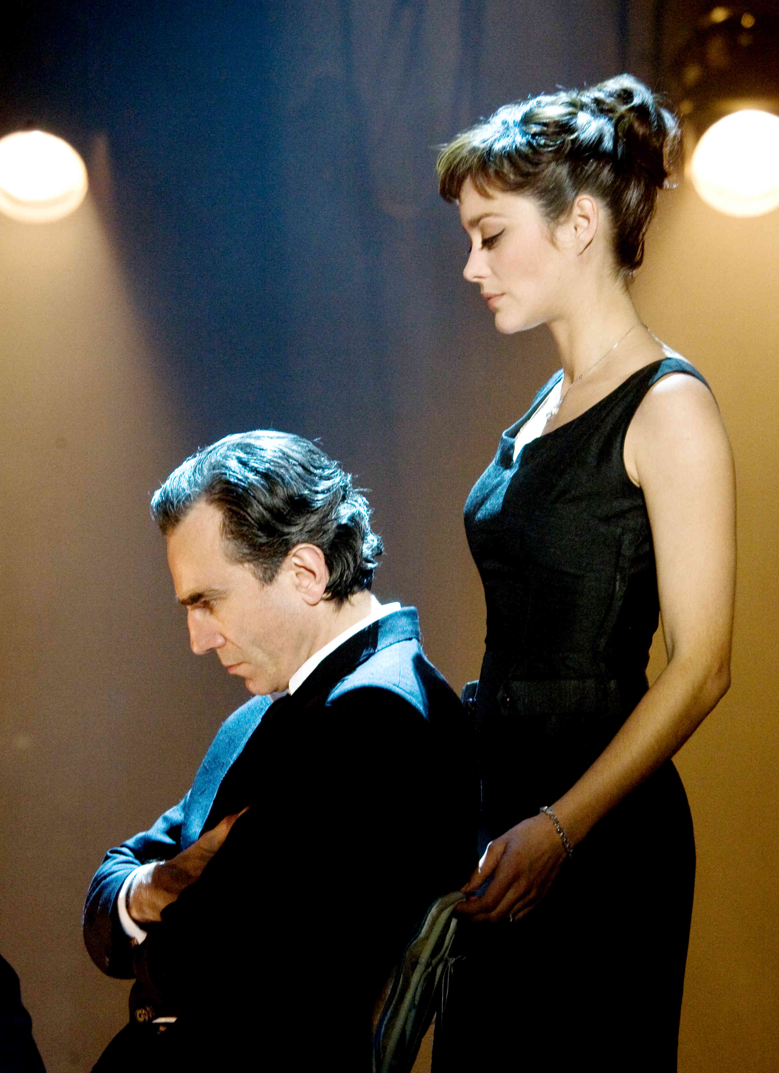 Daniel Day-Lewis stars as Guido Contini and Marion Cotillard stars as Luisa Contini in The Weinstein Company's Nine (2009). Photo credit by David James.