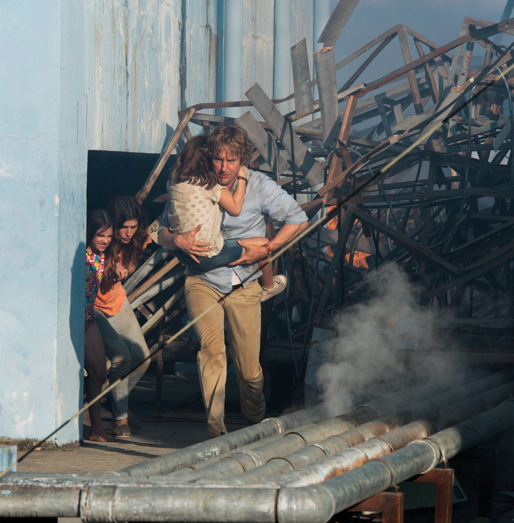 Sterling Jerins, Lake Bell and Owen Wilson in The Weinstein Company's No Escape (2015)