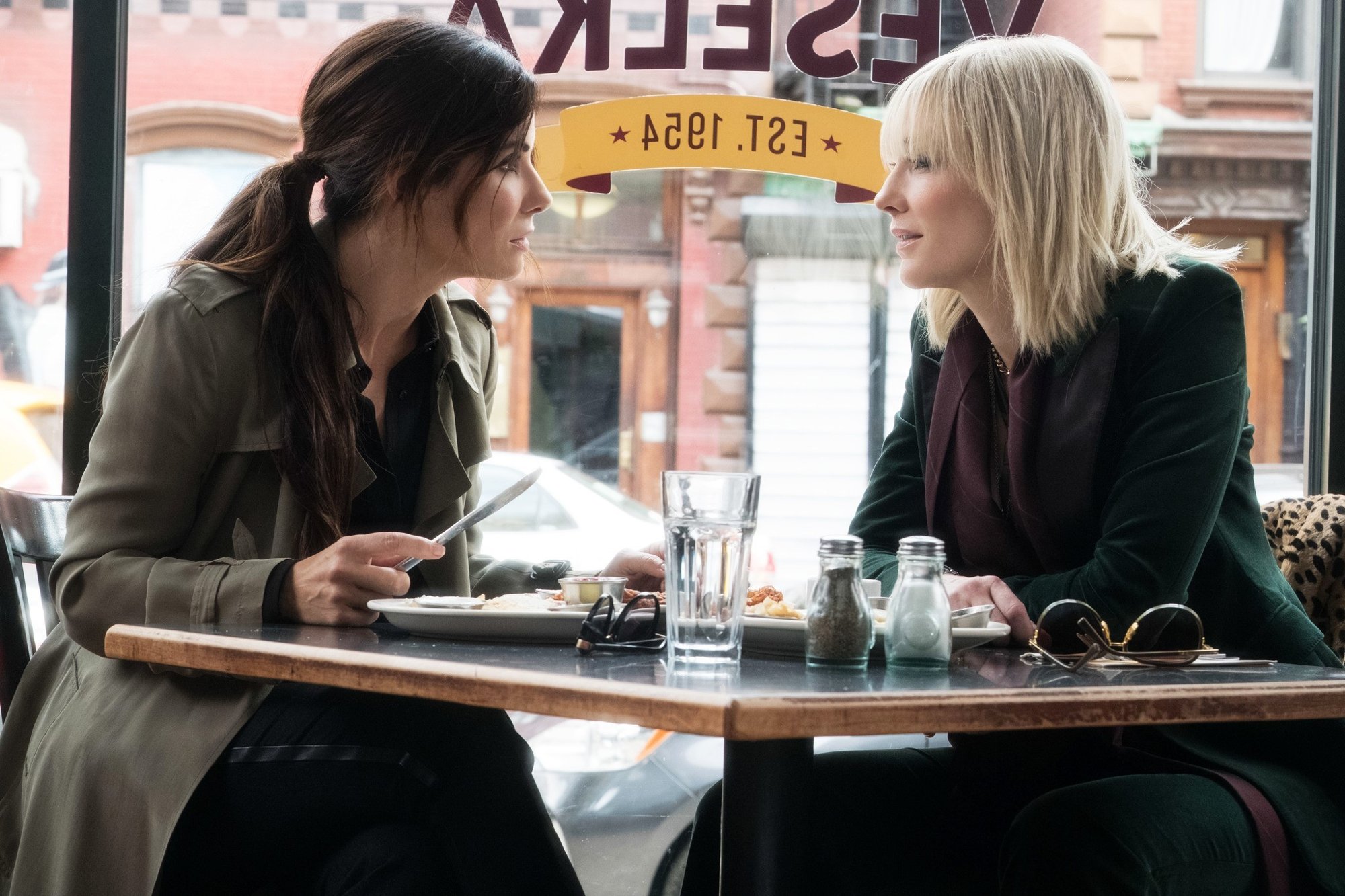 Sandra Bullock stars as Debbie Ocean and Cate Blanchett stars as Lou in Warner Bros. Pictures' Ocean's 8 (2018)