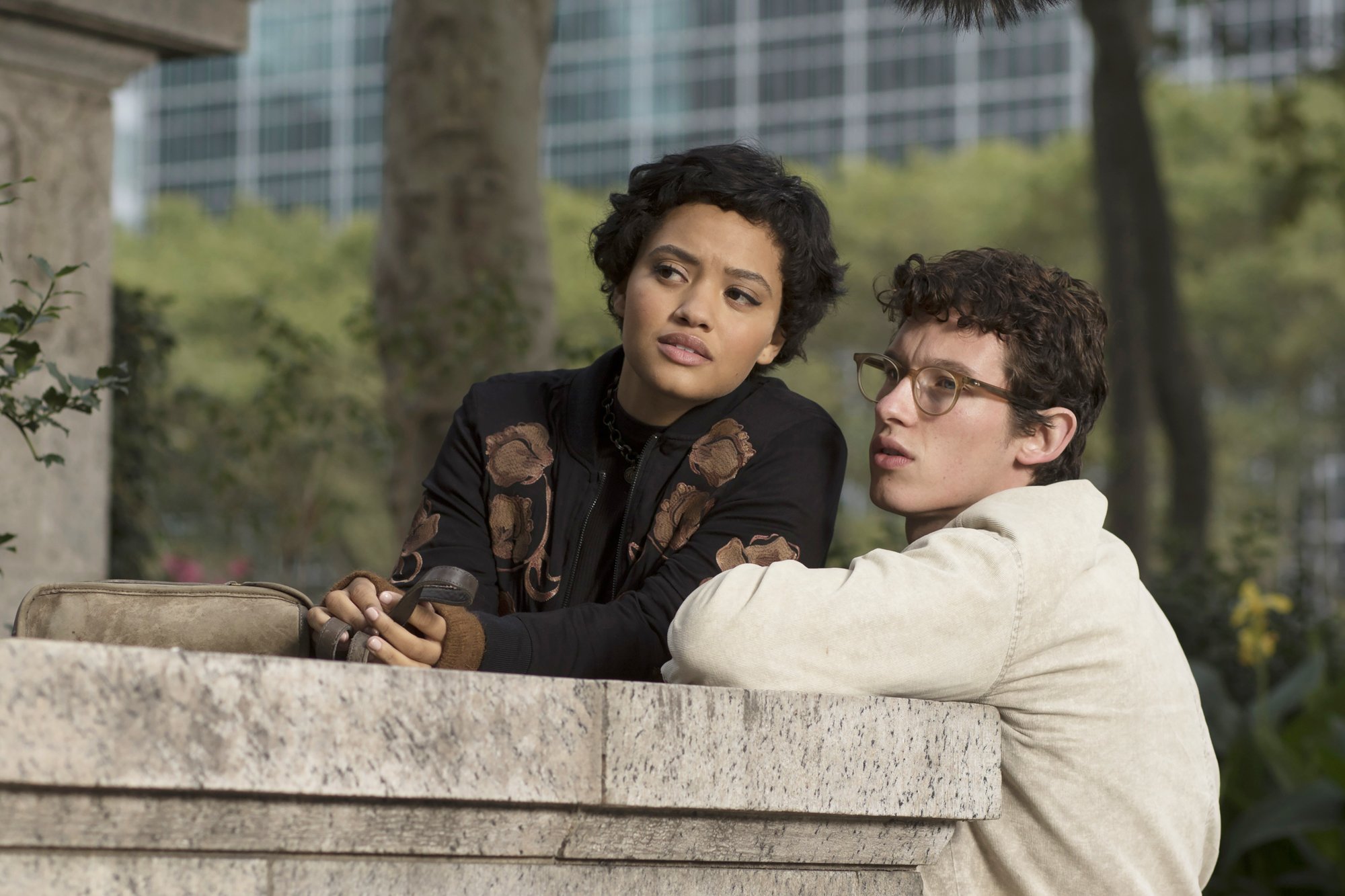 Kiersey Clemons stars as Mimi Pastori and Callum Turner stars as Thomas in Amazon Studios' The Only Living Boy in New York (2017)