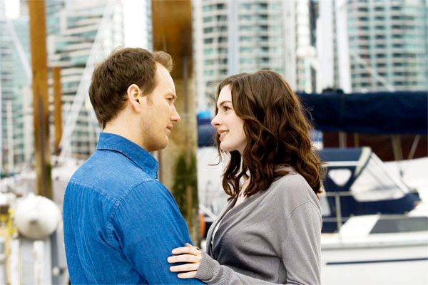 Patrick Wilson stars as Eric and Anne Hathaway as Claire in Columbia Pictures' Passengers (2008)