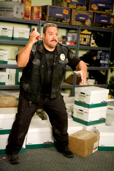 Kevin James stars as Paul Blart in Columbia Pictures' Paul Blart: Mall Cop (2009). Photo credit by Richard Cartwright.