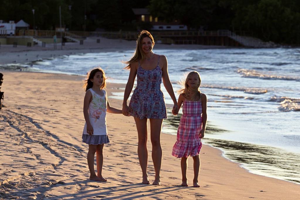 Perfect Sisters (2014) Pictures, Trailer, Reviews, News, DVD and Soundtrack