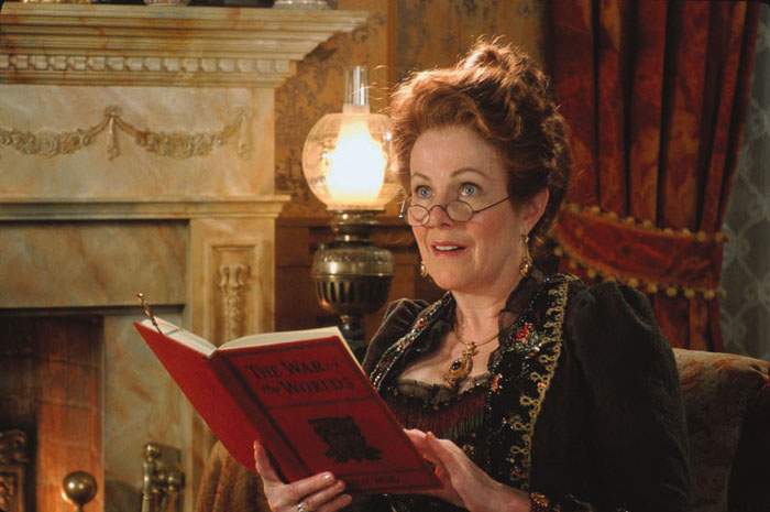 Lynn Redgrave as Aunt Millicent in Universal Pictures' Peter Pan (2003)