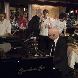 Very Murray Christmas, A Picture 6