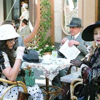 Good Woman, A Picture 15