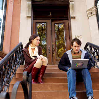 Rose Byrne stars as Beth and Hugh Dancy stars as Adam in Fox Searchlight Pictures' Adam (2009)