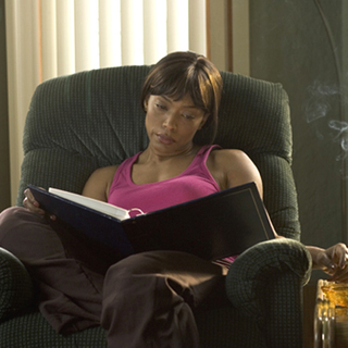 Angela Bassett as Tanya Anderson in Lions Gate Films' Akeelah and the Bee (2005)