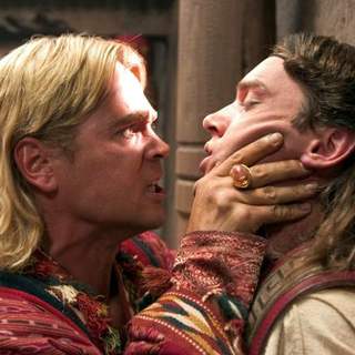 Colin Farrell and Jonathan Rhys-Meyers in Oliver Stone' Alexander (2004)