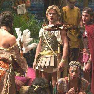 Colin Farrell and Jonathan Rhys-Meyers in Oliver Stone' Alexander (2004)