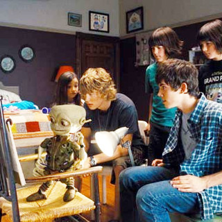 Aliens In The Attic Picture 16