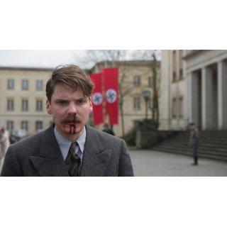 Alone In Berlin Picture 8
