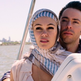Amira & Sam Picture 4