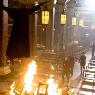 Angels & Demons Picture 15