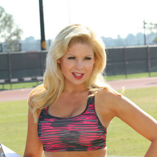 Attack Of The 50 Foot Cheerleader Picture 19