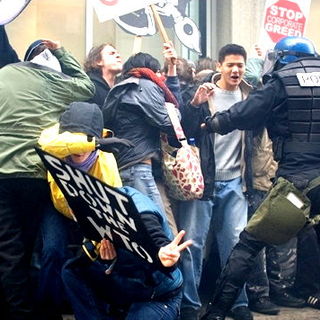 Battle In Seattle Picture 14