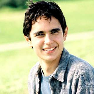 Max Minghella as Aaron Naumann in Fox Searchlight Pictures' BEE SEASON (2005)