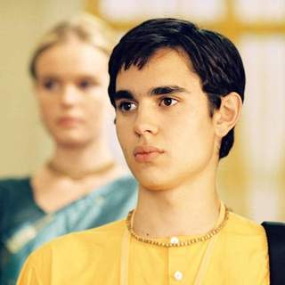 Max Minghella as Aaron Naumann in Fox Searchlight Pictures' BEE SEASON (2005)