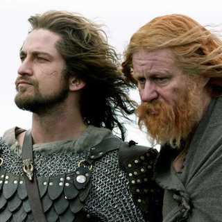 Gerard Butler and Stellan Skarsgard in Beowulf & Grendel (2006)