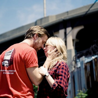 Ryan Gosling stars as Dean and Michelle Williams stars as Cindy in The Weinstein Company's Blue Valentine (2010)