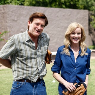 Bringing Up Bobby Picture 4