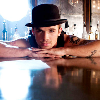 Burlesque Picture 14