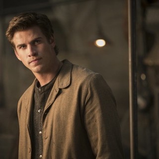 Liam Hemsworth stars as Gale Hawthorne in Lionsgate Films' The Hunger Games: Catching Fire (2013)
