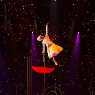 Cirque du Soleil: Worlds Away Picture 24