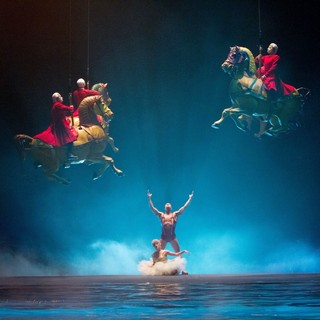 Cirque Du Soleil: Worlds Away Picture 3