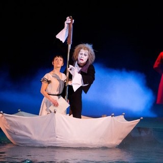 Cirque Du Soleil: Worlds Away Picture 16