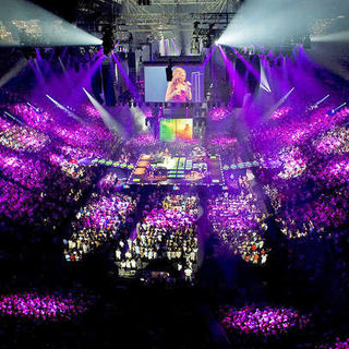 Celine: Through The Eyes Of The World Picture 4