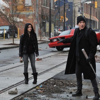 Samuel L. Jackson, Isabelle Fuhrman and John Cusack in Saban Films' Cell (2016)