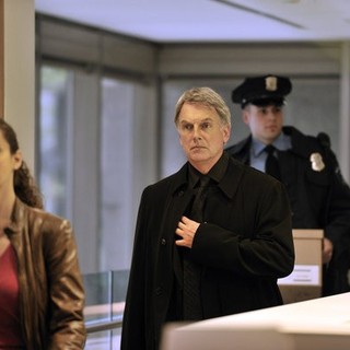 Athena Karkanis stars as Marcy and Mark Harmon in USA Network's John Sandford's Certain Prey (2011)