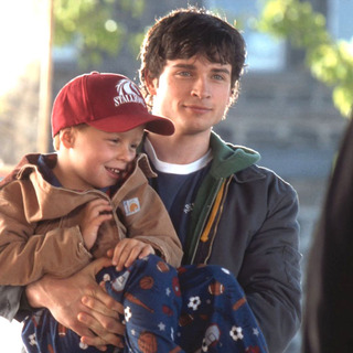 Tom Welling as Charlie Baker in The 20th Century Fox' Cheaper by the Dozen (2003)