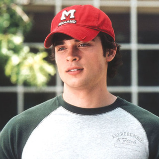 Tom Welling as Charlie Baker in The 20th Century Fox' Cheaper by the Dozen (2003)