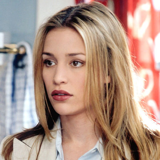 Piper Perabo as Nora Baker in The 20th Century Fox' Cheaper by the Dozen (2003)
