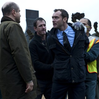 Contagion Picture 38