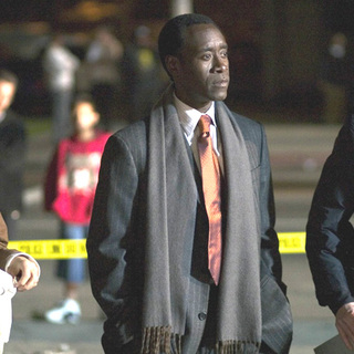 Jennifer Esposito and Don Cheadle in Lions Gate Films' CRASH (2005)