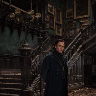 Tom Hiddleston stars as Sir Thomas Sharpe in Universal Pictures' Crimson Peak (2015)