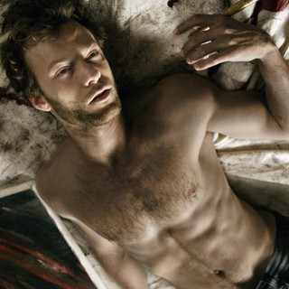 Dark Hearts Picture 3
