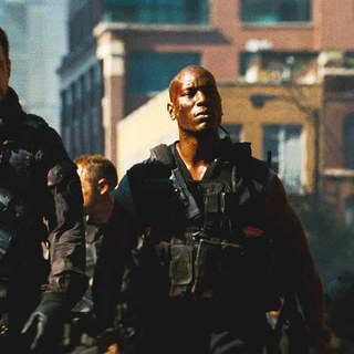 Josh Duhamel stars as Lt. Colonel William Lennox and Tyrese Gibson stars as Robert Epps in DreamWorks SKG's Transformers: Dark of the Moon (2011)