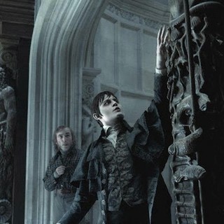 Dark Shadows Picture 4
