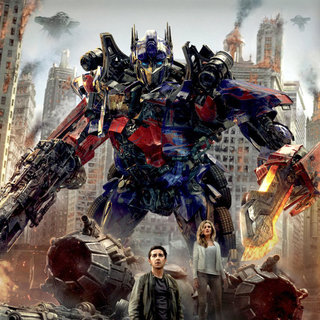 Poster of DreamWorks SKG's Transformers: Dark of the Moon (2011)